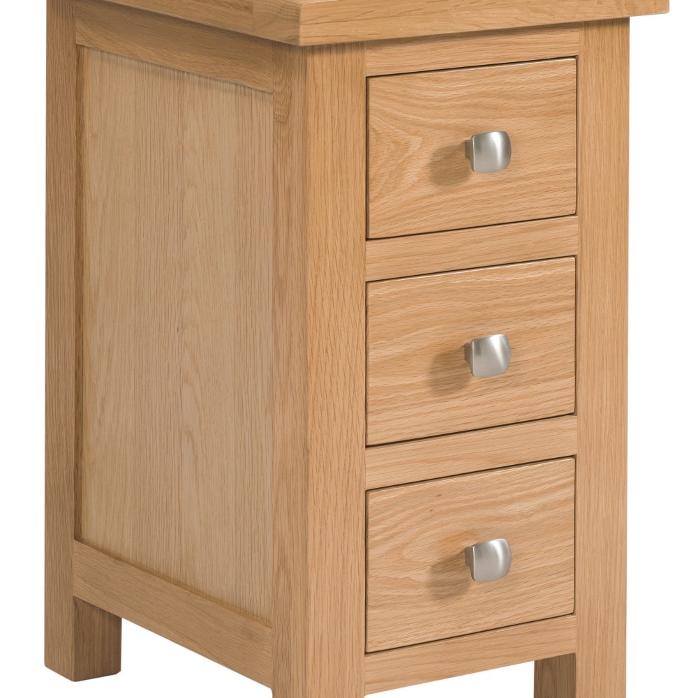 Dorset Oak Compact 3 Drawer Bedside Dorset Oak Compact 3 Drawer Bedside