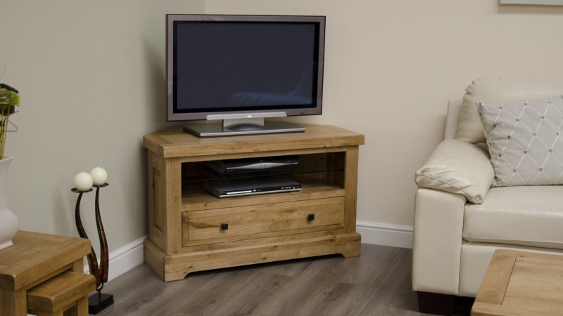 Understanding the difference between pine and oak furniture