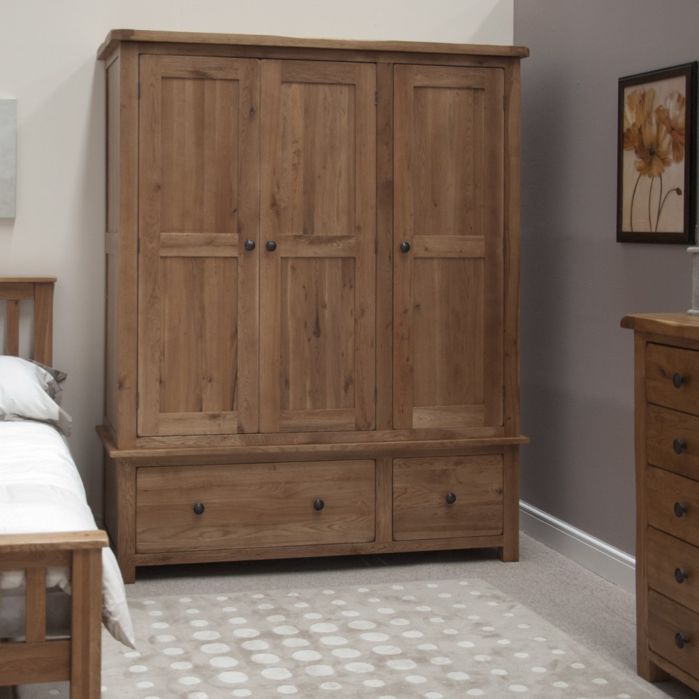 Homestyle Rustic Oak Triple Wardrobe Homestyle Rustic Oak Triple Wardrobe